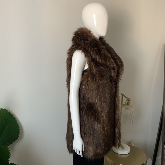 Faux Fur Vest Brown Fox - Medium - Picture 2 of 12